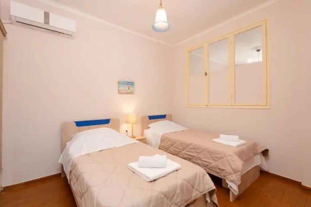 Private Pristine Balcony Home- Heart Of The Center 塞萨洛尼基 外观 照片