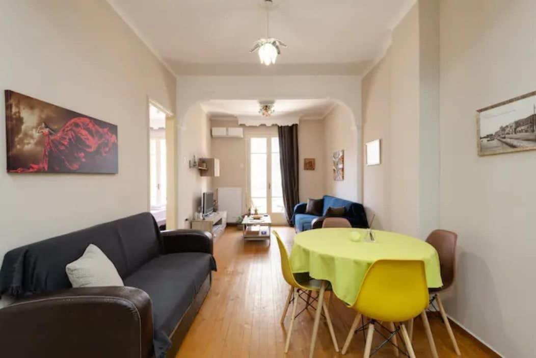 Private Pristine Balcony Home- Heart Of The Center 塞萨洛尼基 外观 照片