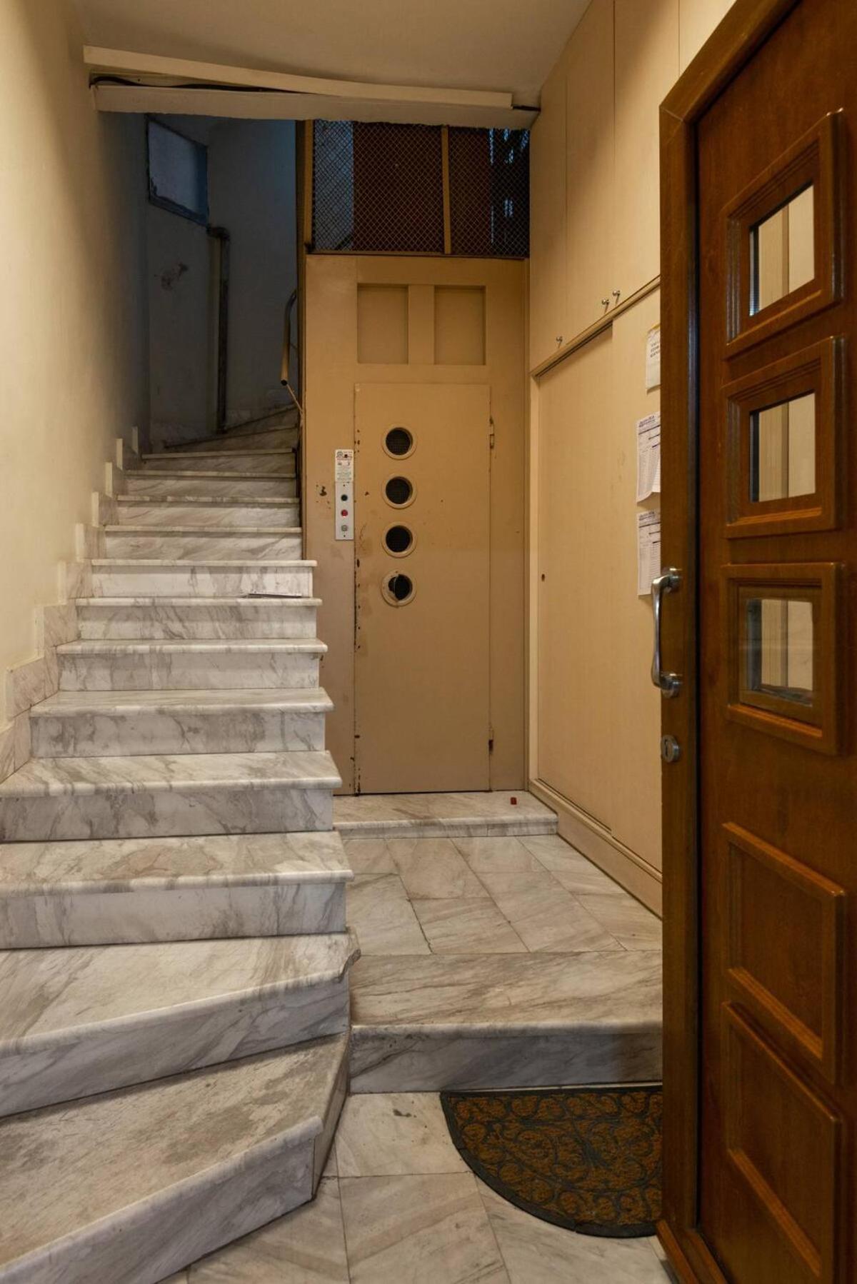 Private Pristine Balcony Home- Heart Of The Center 塞萨洛尼基 外观 照片