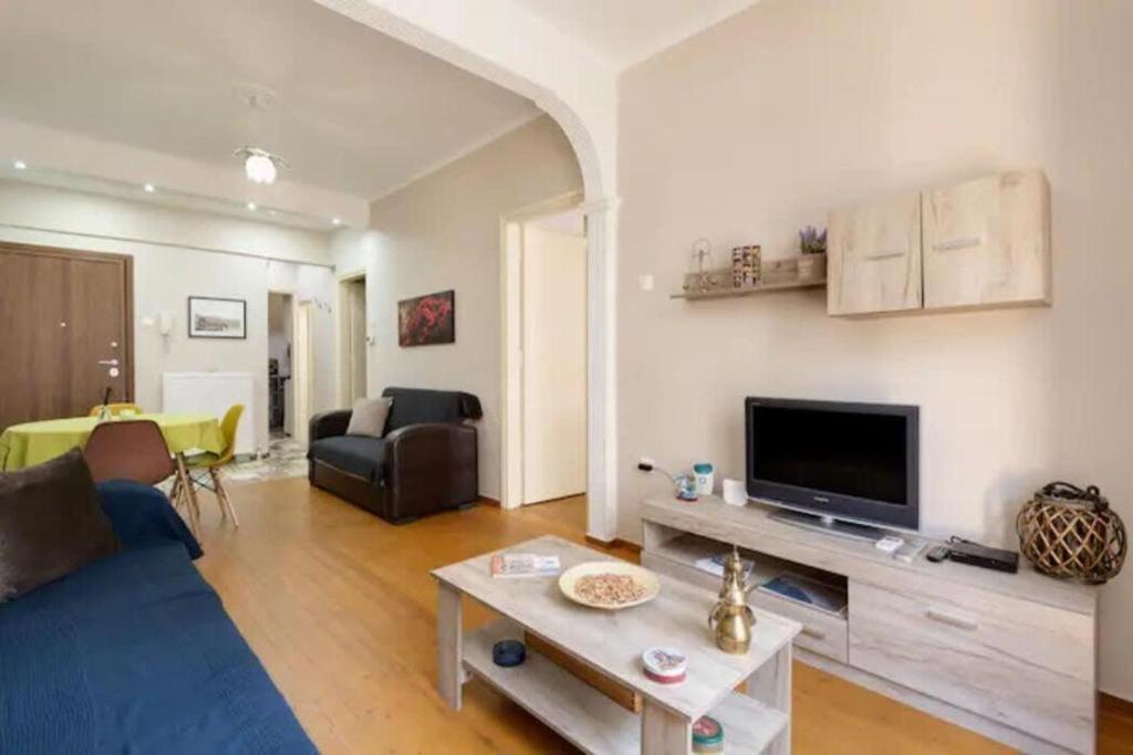 Private Pristine Balcony Home- Heart Of The Center 塞萨洛尼基 外观 照片